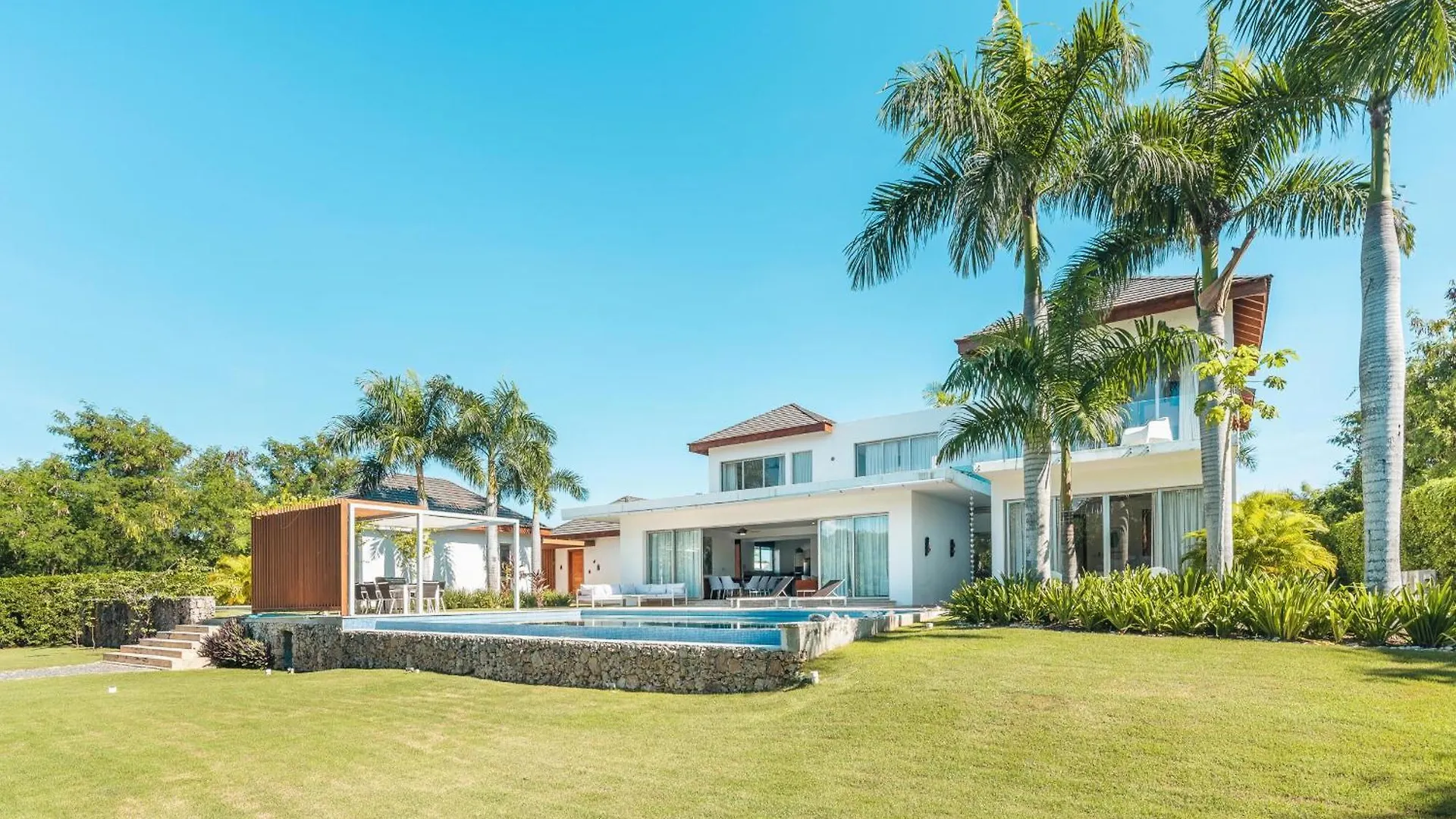 Luxurious And Modern Villa With Pool At Yarari Punta Cana