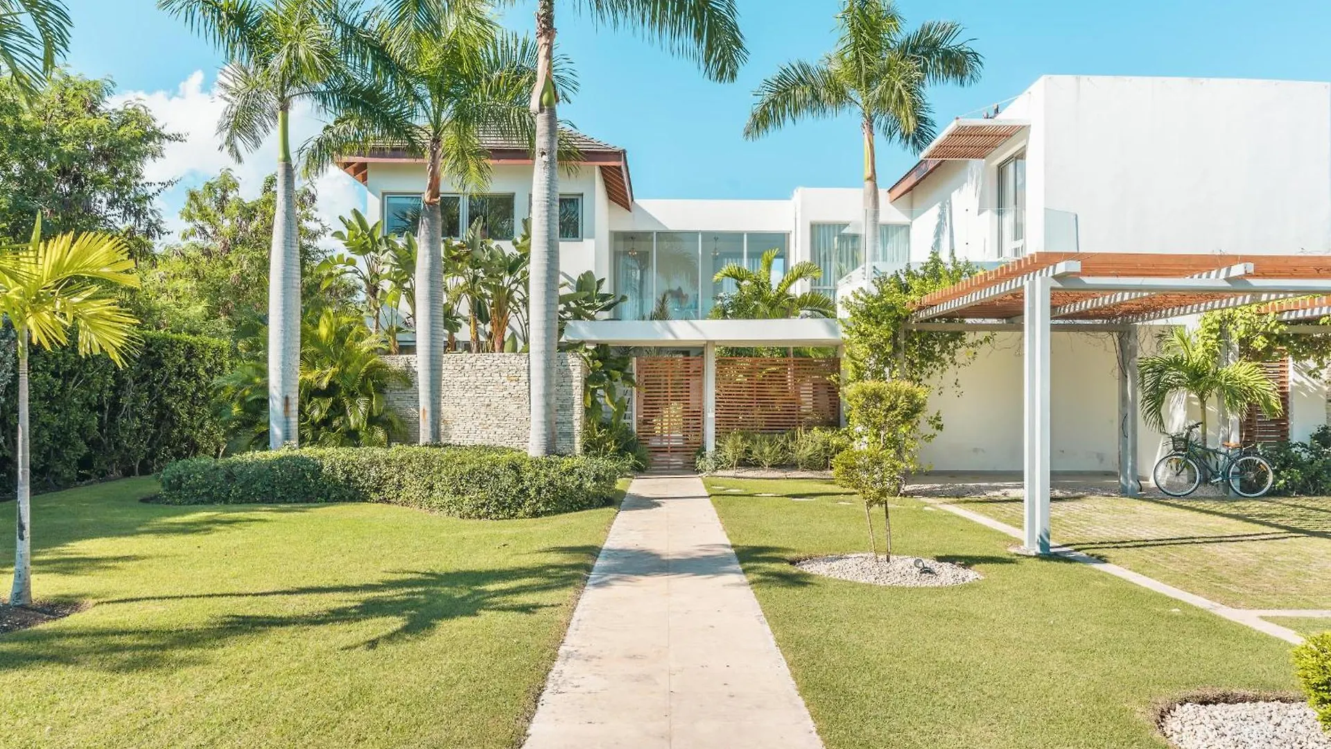 Luxurious And Modern Villa With Pool At Yarari Punta Cana 0*,