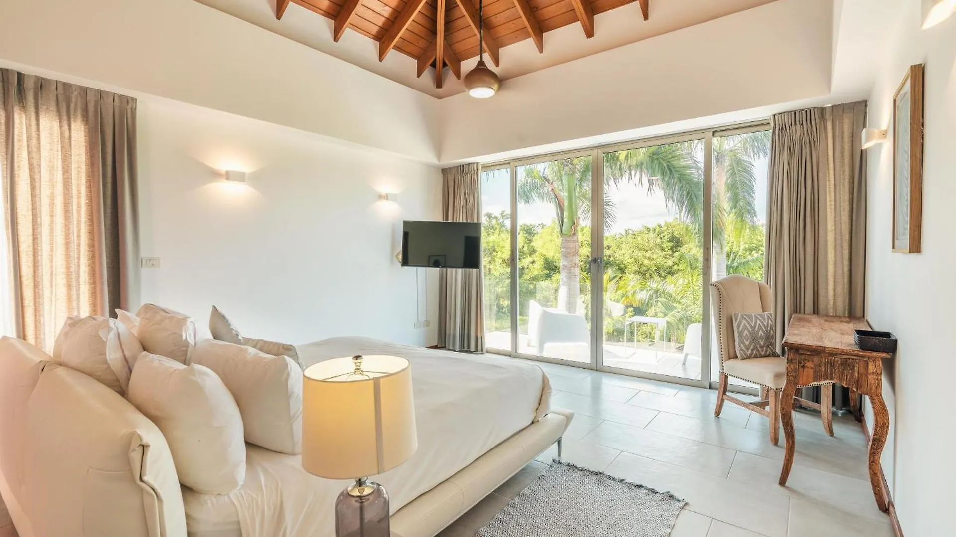 Luxurious And Modern Villa With Pool At Yarari Punta Cana Dominicaanse Republiek