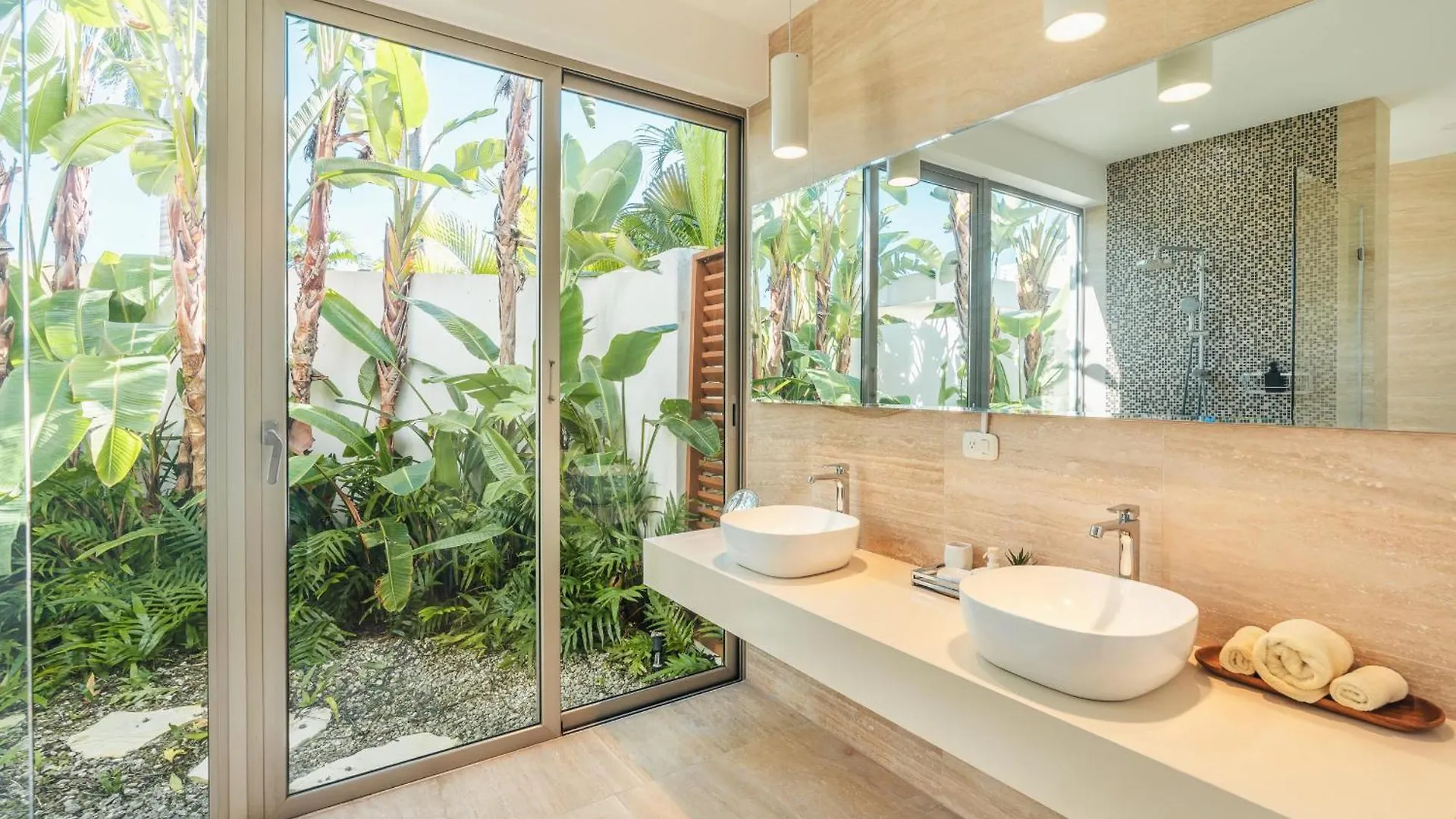 Luxurious And Modern Villa With Pool At Yarari Punta Cana