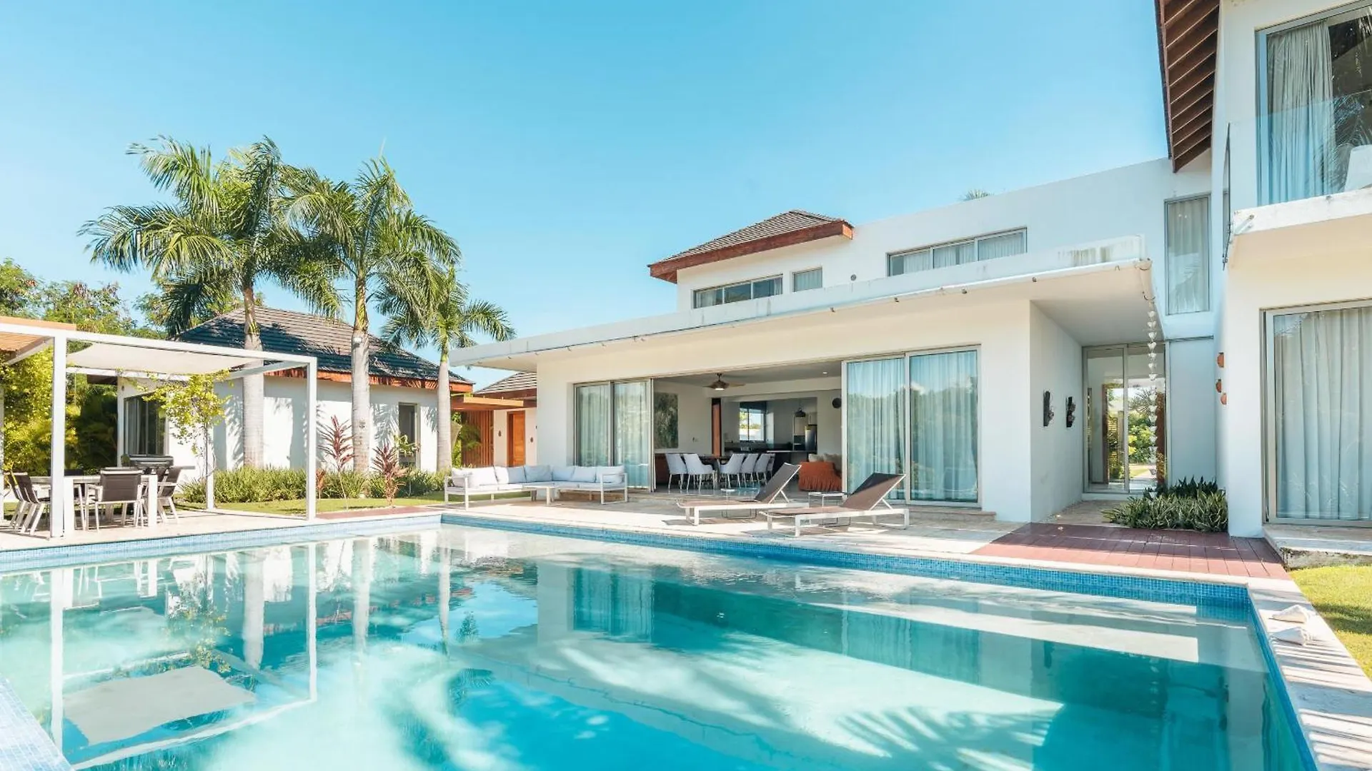 Luxurious And Modern Villa With Pool At Yarari Punta Cana